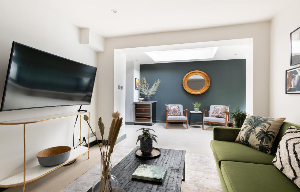 The Heart Of Shepherds Bush - Modern 2Bdr Apartment With Garden ลอนดอน ภายนอก รูปภาพ