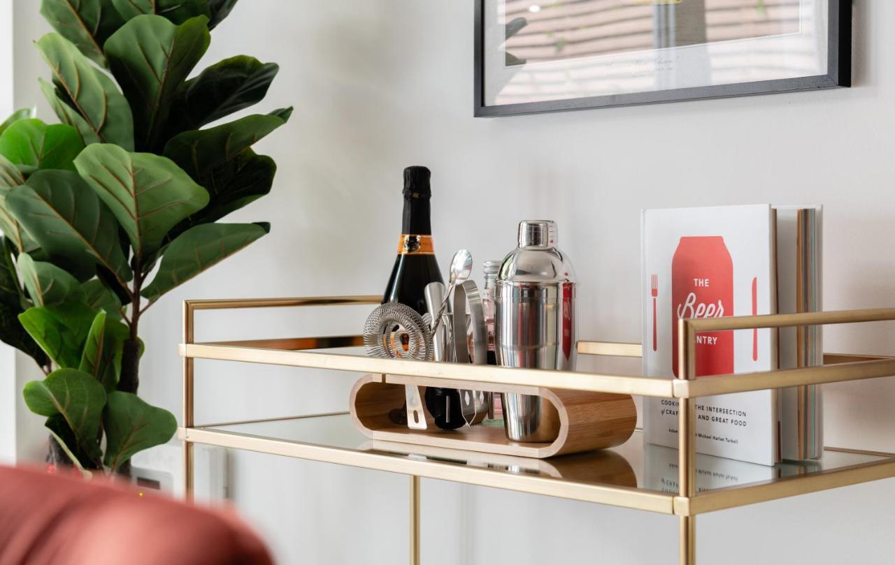 The Heart Of Shepherds Bush - Modern 2Bdr Apartment With Garden ลอนดอน ภายนอก รูปภาพ